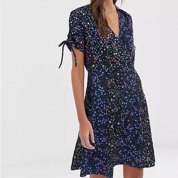 French Connection Aubine Drape VNeck Black Floral Tie Sleeve Dress US 2 NWT $128 - Picture 3 of 13